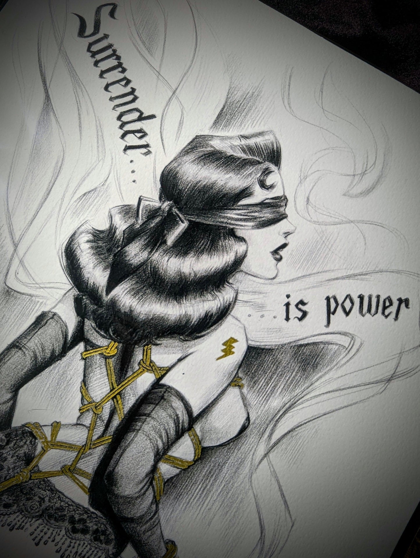 Impression embellie, numérotée et signée "Surrender is Power"